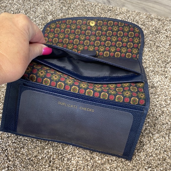 Liz Claiborne Navy Blue Trifold Snap Wallet - Picture 11 of 16